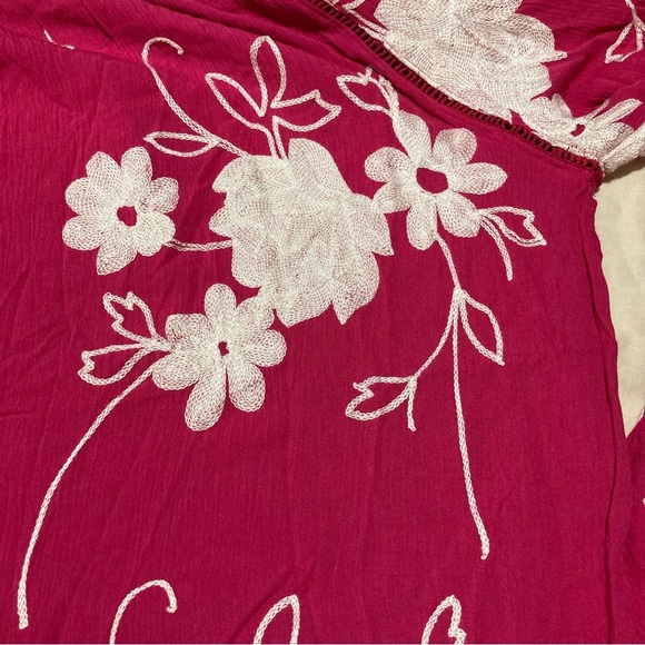 LIV Los Angeles Red Embroidered Blouse - Picture 8 of 10